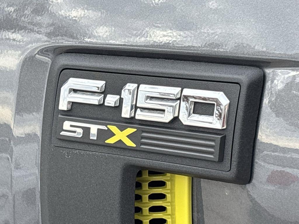 Ford F-150 STX SuperCrew 4WD 2024