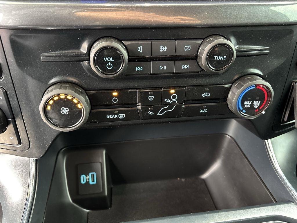 Ford F-150 STX SuperCrew 4WD 2024