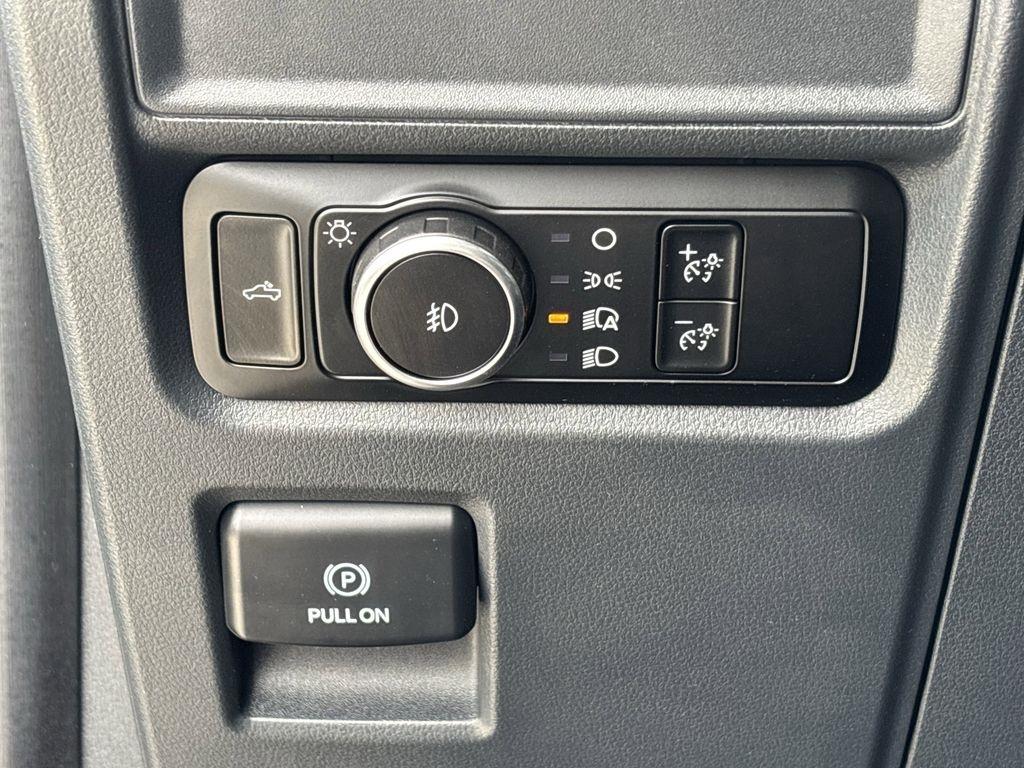 Ford F-150 STX SuperCrew 4WD 2024