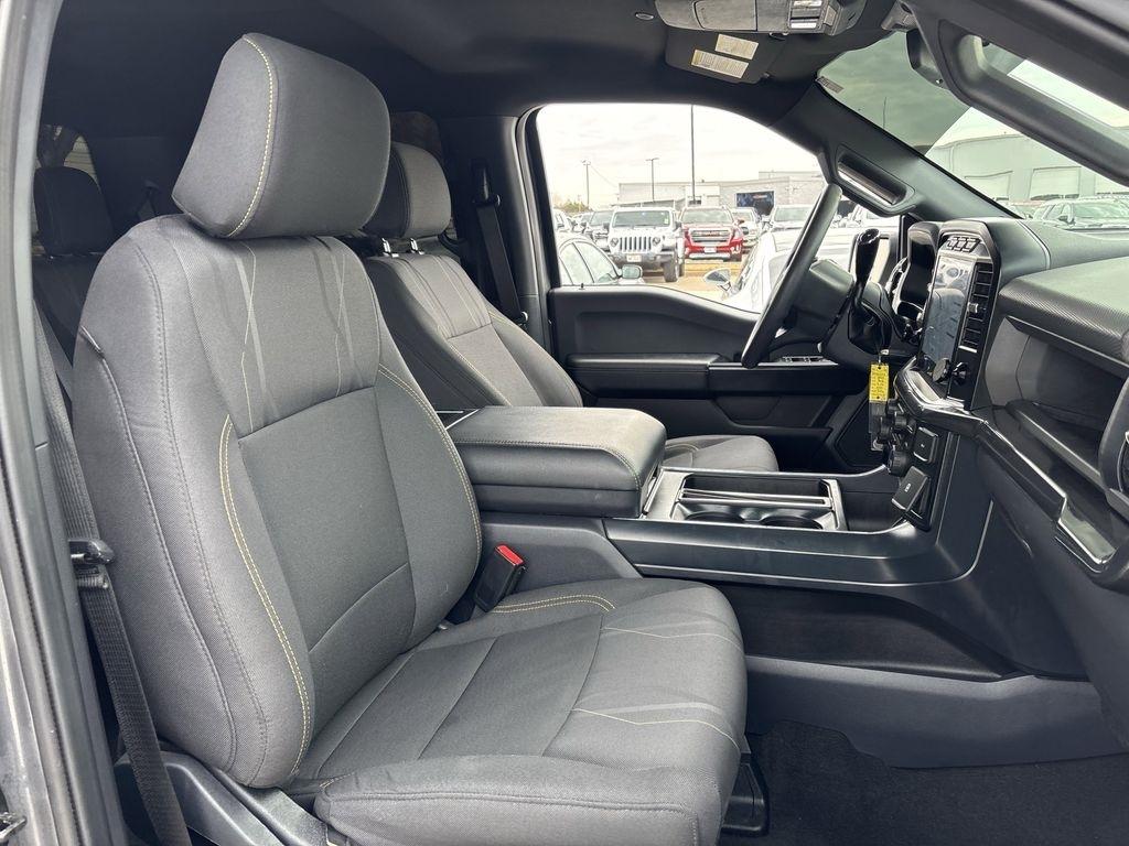 Ford F-150 STX SuperCrew 4WD 2024