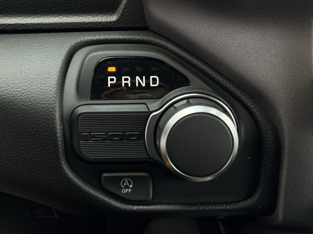 RAM 1500 Lone Star Crew Cab SB 2WD 2026