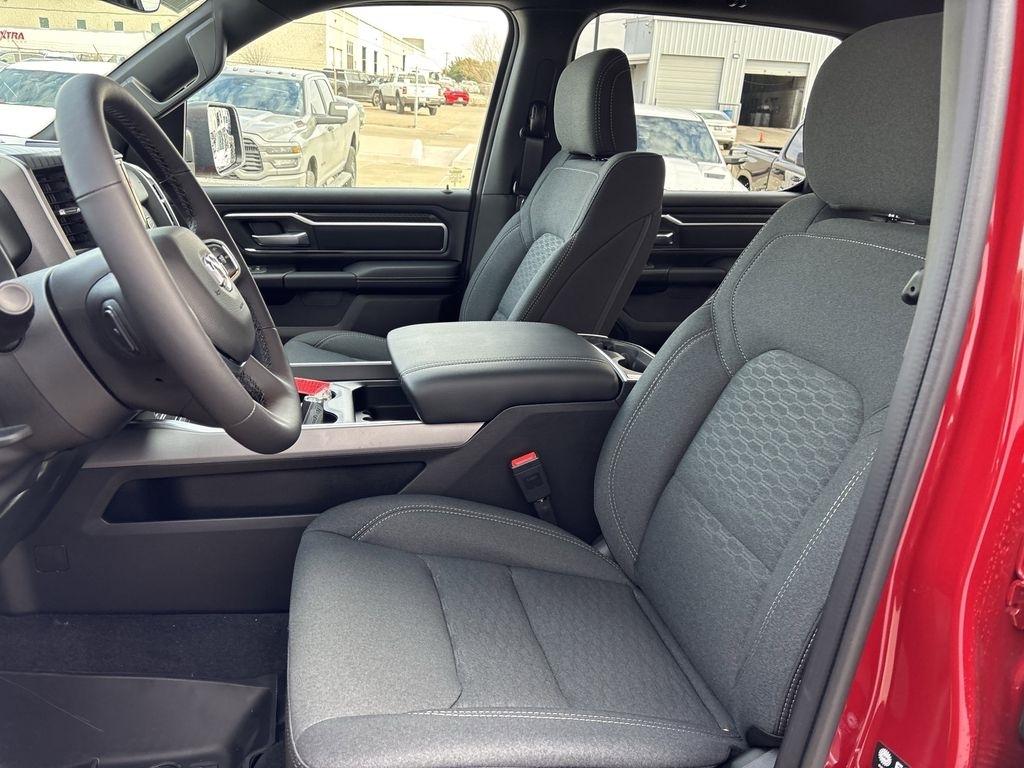 RAM 1500 Lone Star Crew Cab SB 2WD 2026