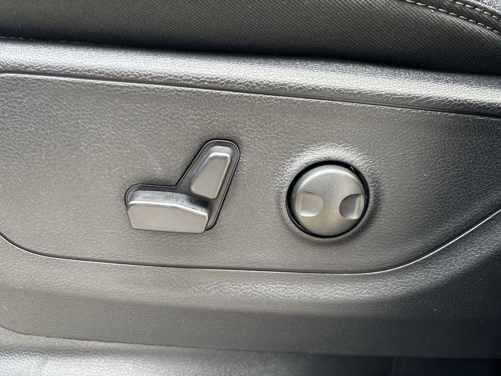 RAM 1500 Lone Star Crew Cab SB 2WD 2026