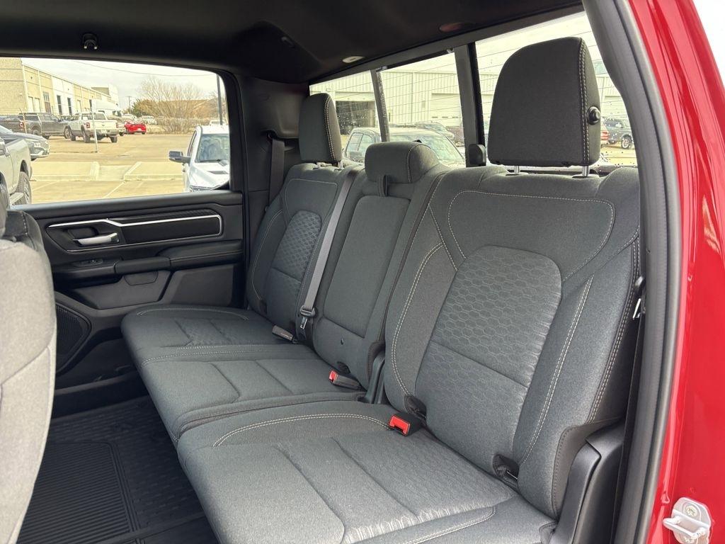 RAM 1500 Lone Star Crew Cab SB 2WD 2026