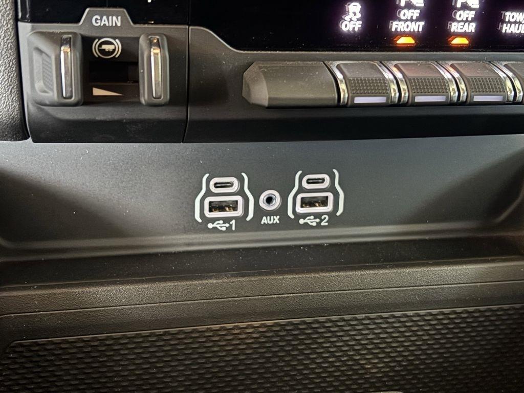 RAM 1500 Lone Star Crew Cab SB 2WD 2026