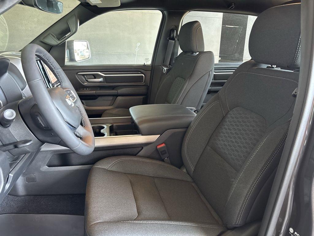 RAM 1500 Lone Star Crew Cab SB 2WD 2026