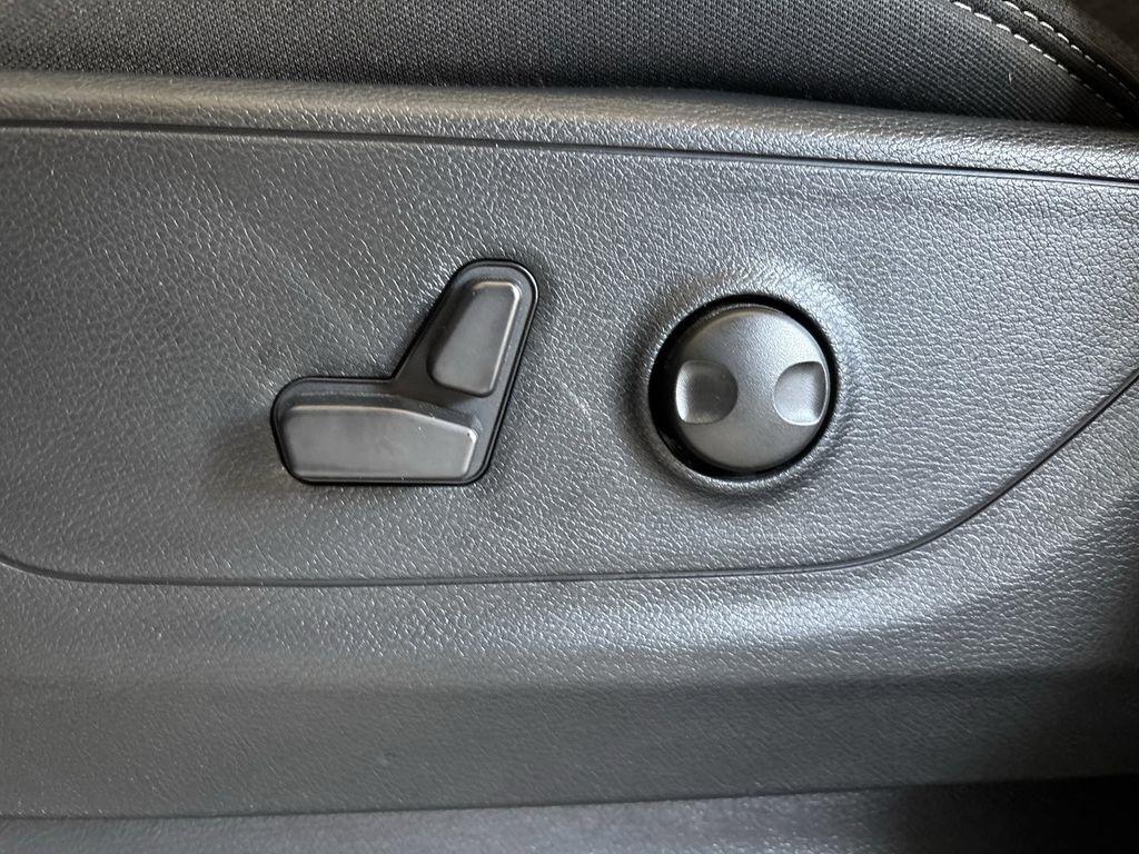 RAM 1500 Lone Star Crew Cab SB 2WD 2026