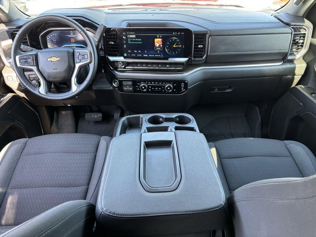 Chevrolet Silverado 1500 LT Crew Cab 2WD 2024