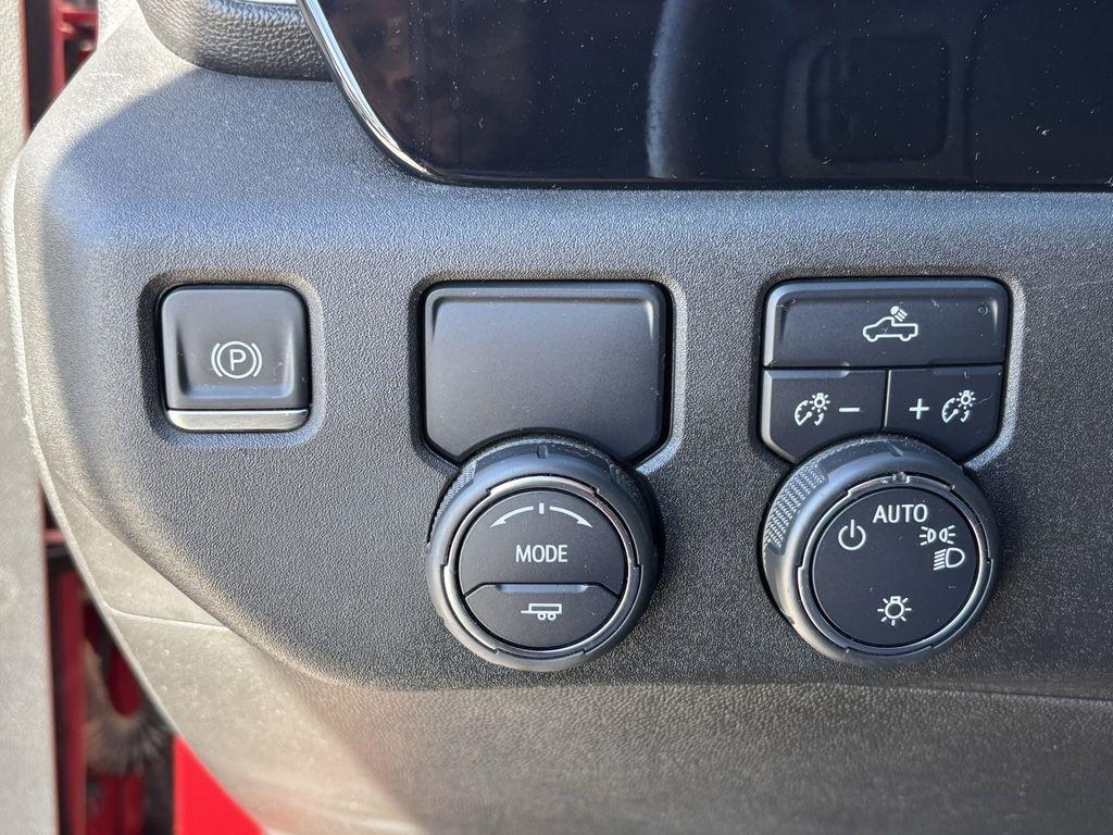 Chevrolet Silverado 1500 LT Crew Cab 2WD 2024