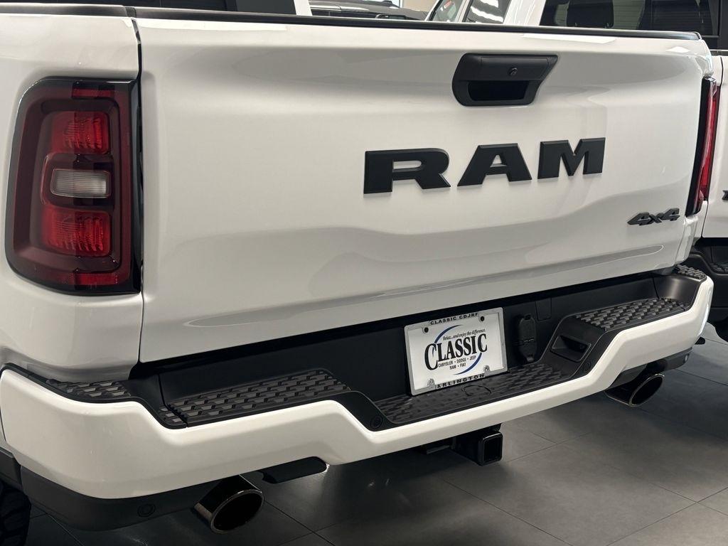 RAM 1500 Tradesman Crew Cab SWB 4WD 2026