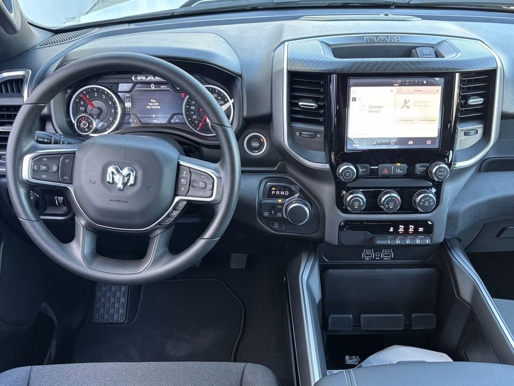 RAM 1500 Tradesman Crew Cab SWB 4WD 2026