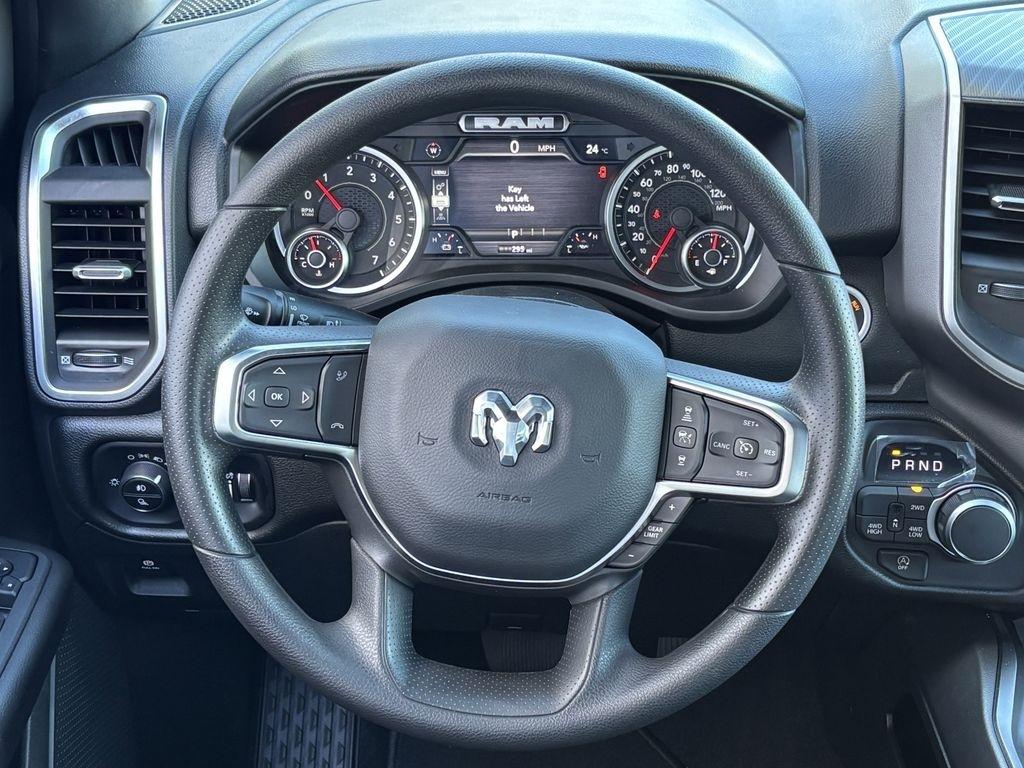 RAM 1500 Tradesman Crew Cab SWB 4WD 2026