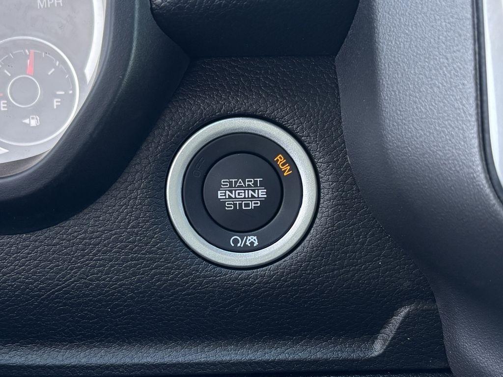 RAM 1500 Tradesman Crew Cab SWB 4WD 2026