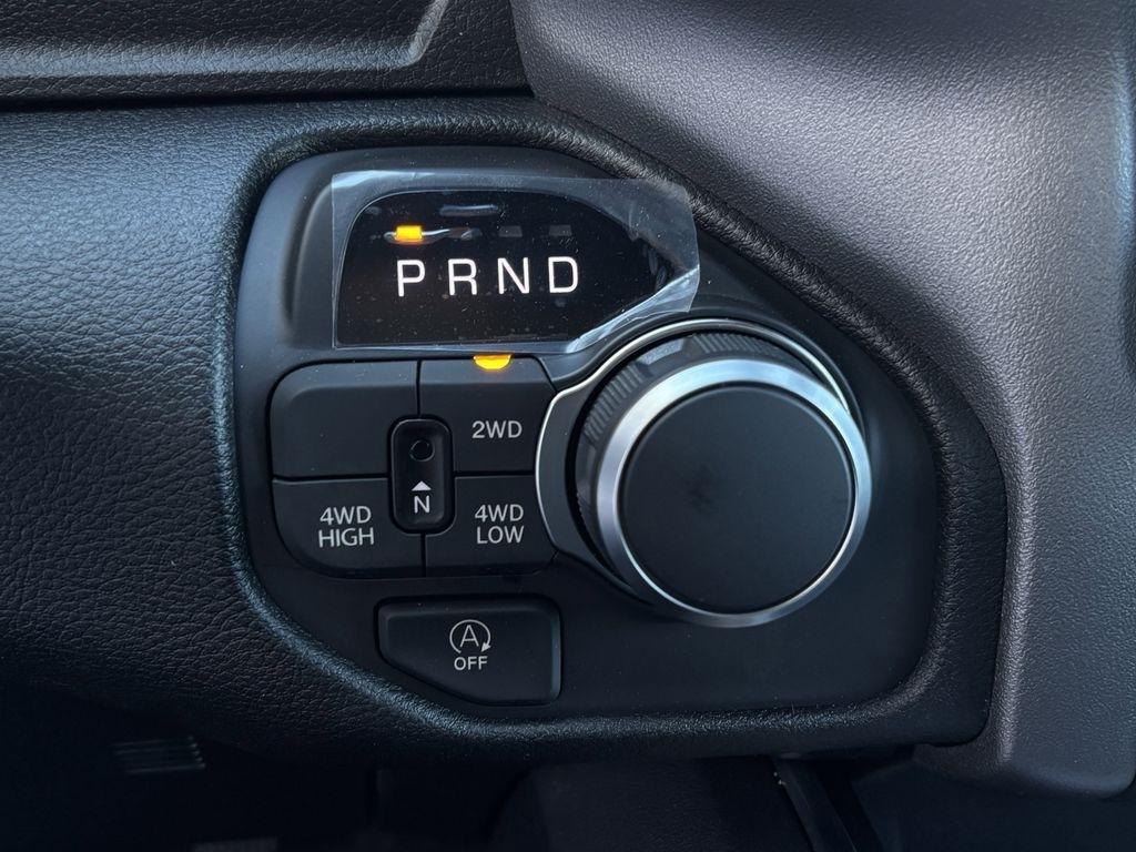 RAM 1500 Tradesman Crew Cab SWB 4WD 2026