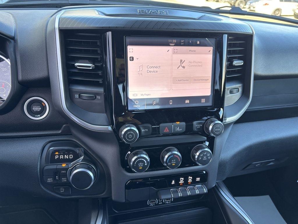 RAM 1500 Tradesman Crew Cab SWB 4WD 2026