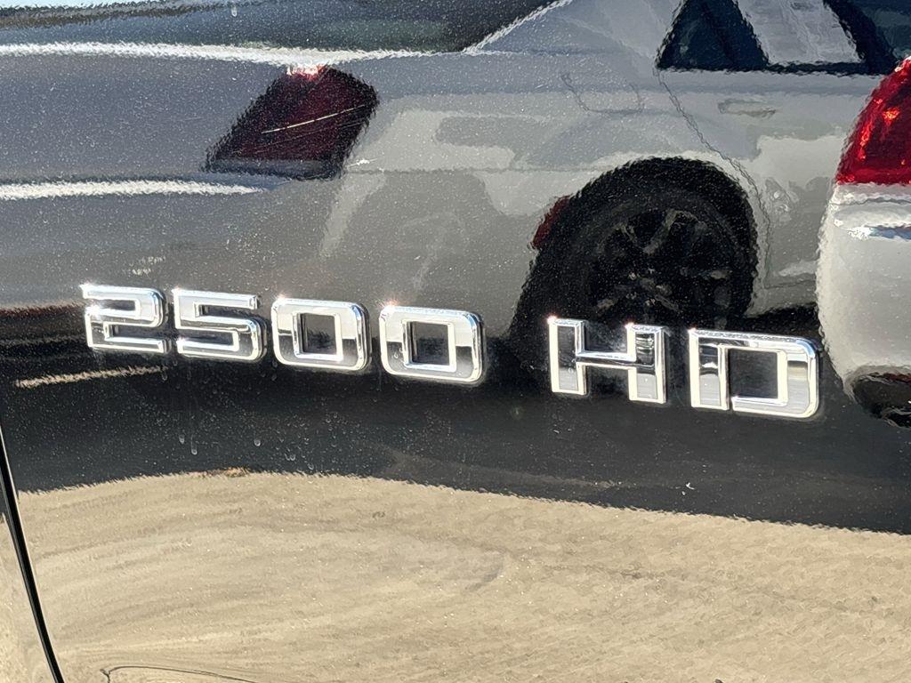 Chevrolet Silverado 2500HD LT Crew Cab Long Box 4WD 2025