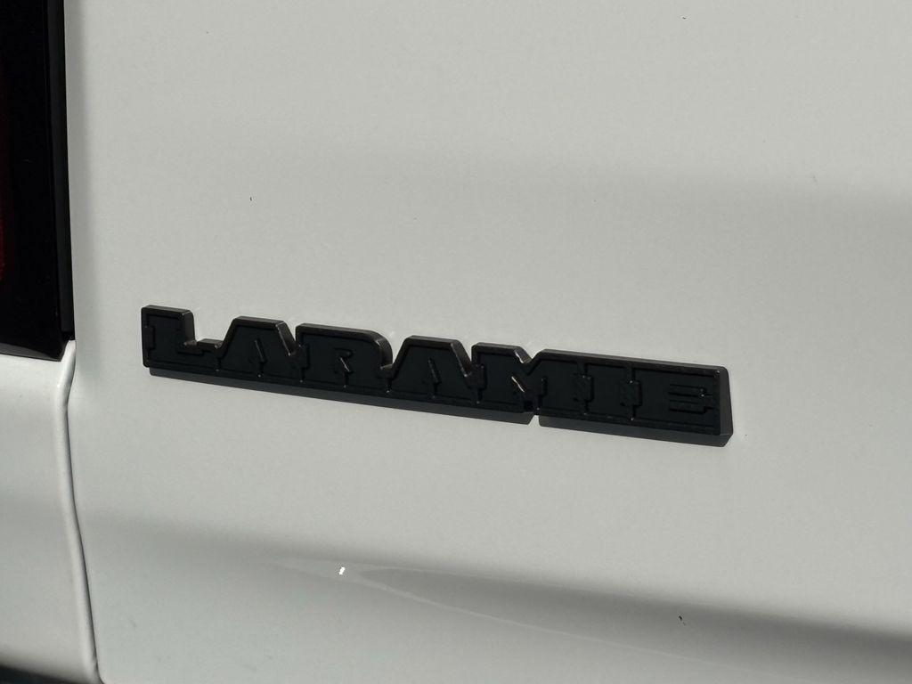 RAM 1500 Laramie Crew Cab SWB 4WD 2026