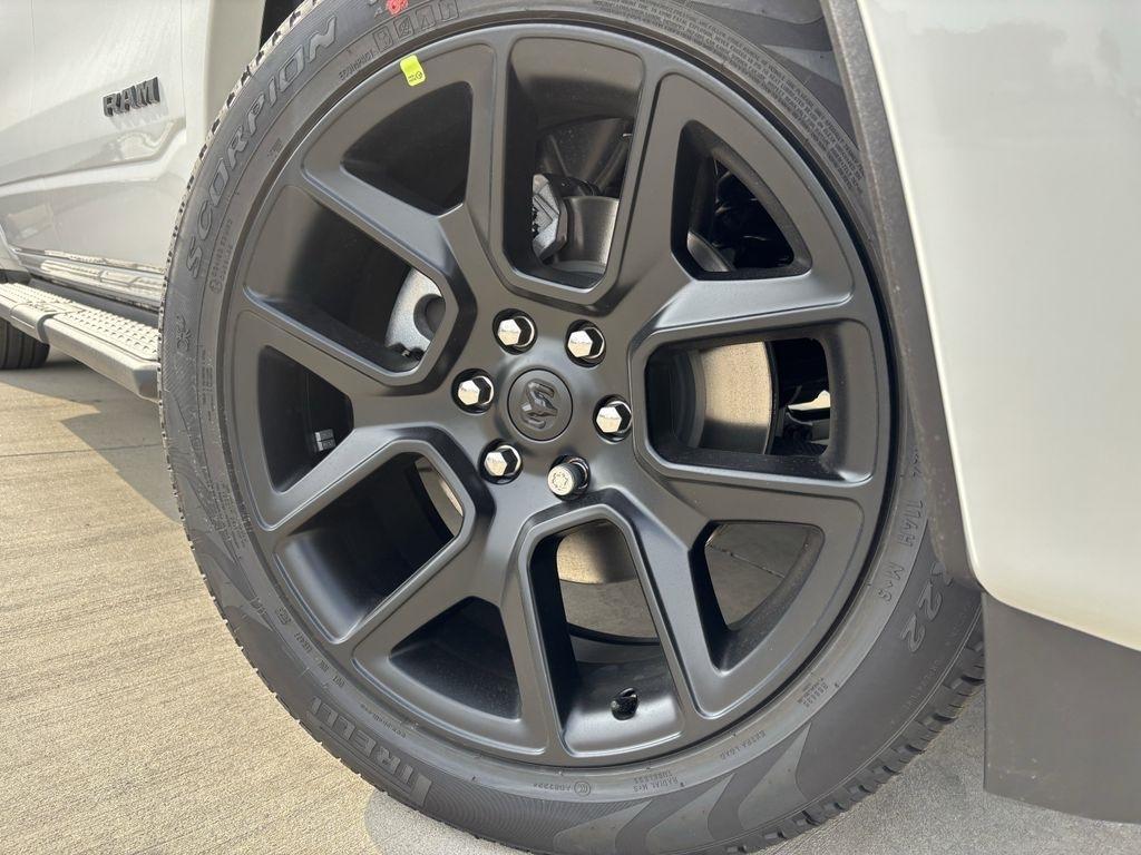 RAM 1500 Laramie Crew Cab SWB 4WD 2026