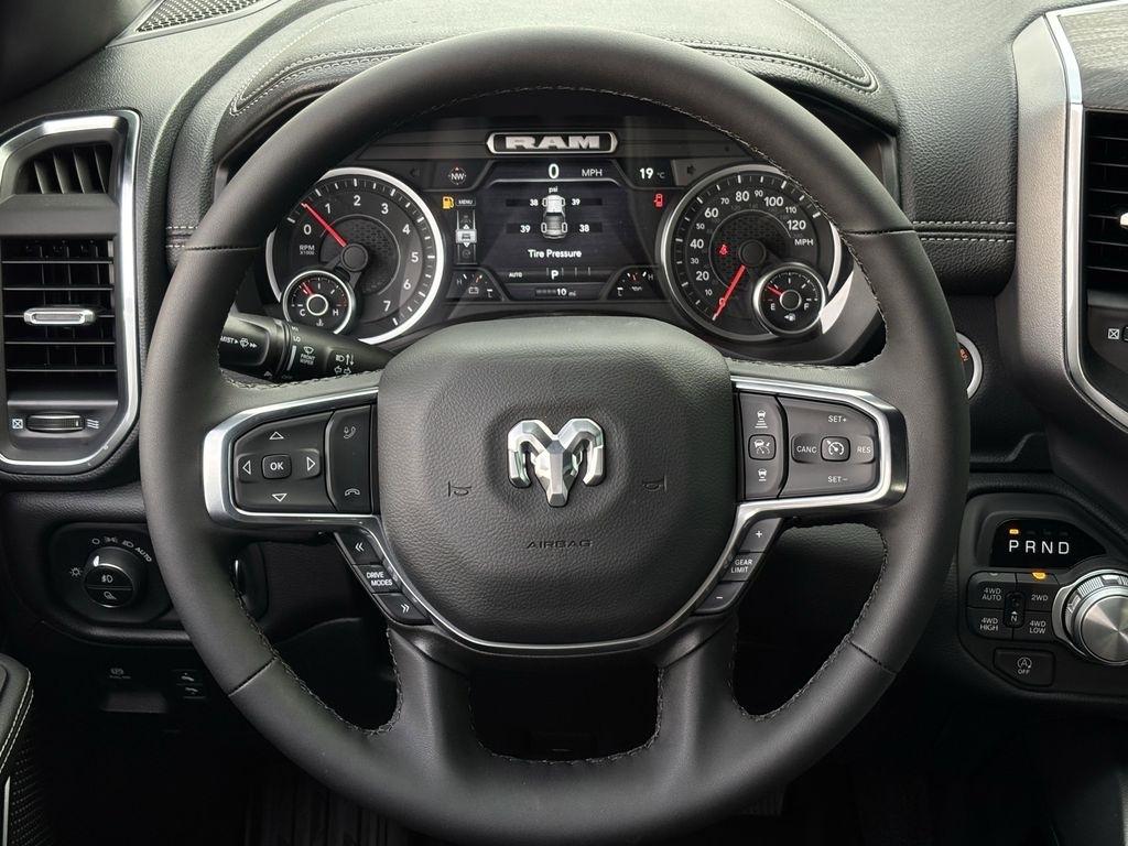 RAM 1500 Laramie Crew Cab SWB 4WD 2026