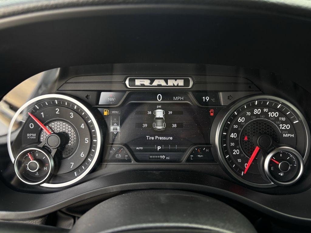 RAM 1500 Laramie Crew Cab SWB 4WD 2026