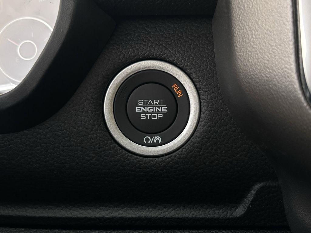 RAM 1500 Laramie Crew Cab SWB 4WD 2026