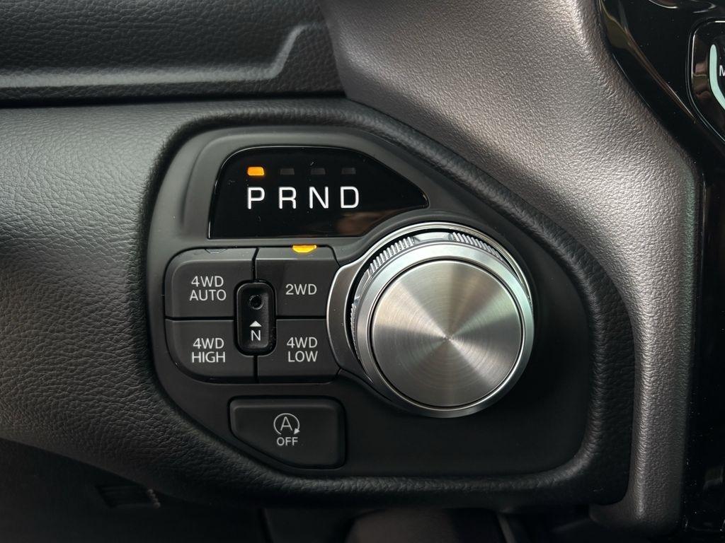 RAM 1500 Laramie Crew Cab SWB 4WD 2026