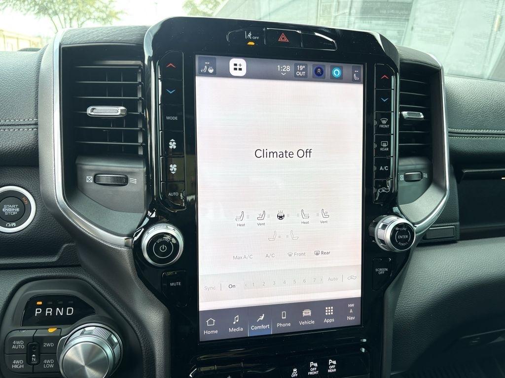 RAM 1500 Laramie Crew Cab SWB 4WD 2026