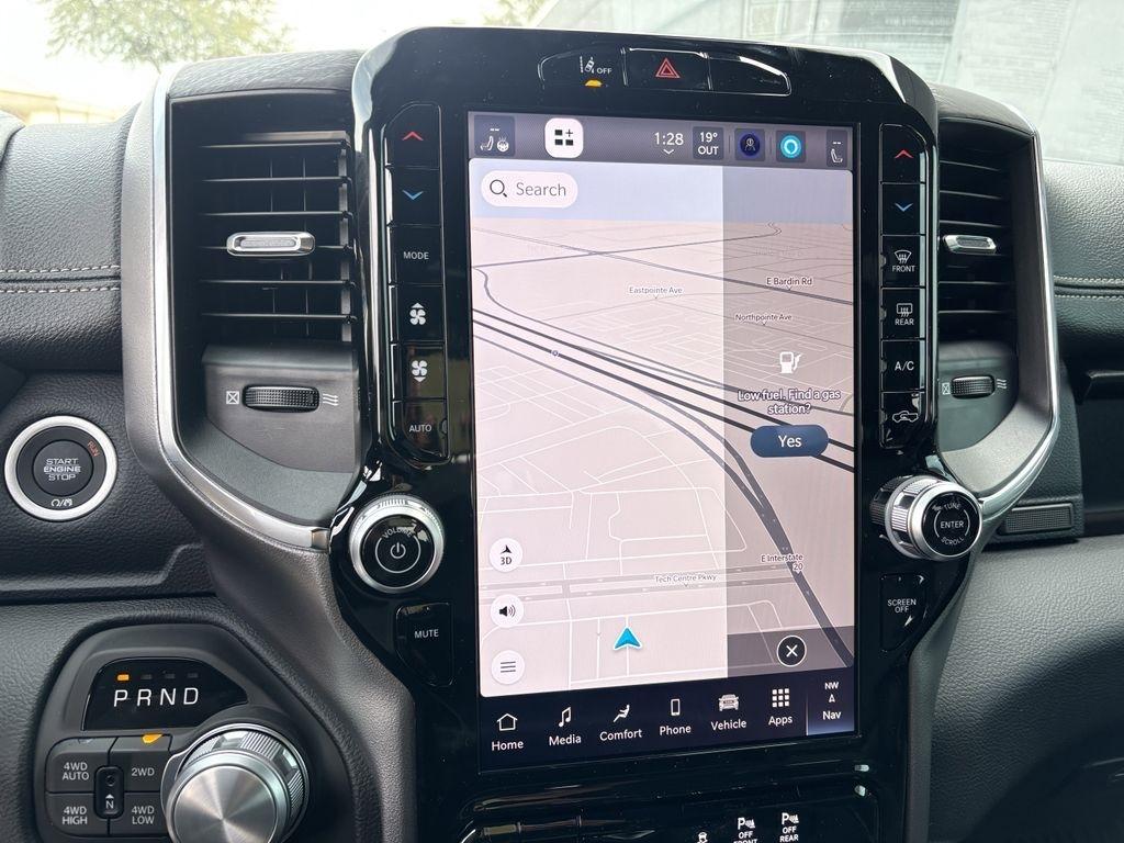 RAM 1500 Laramie Crew Cab SWB 4WD 2026