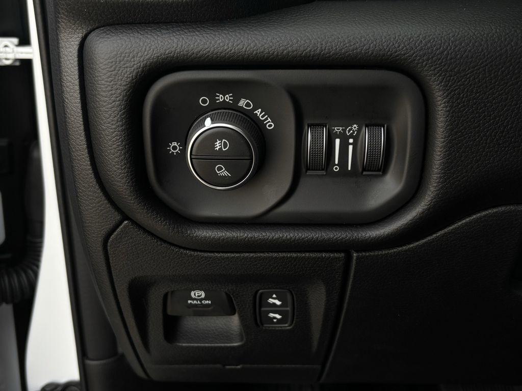 RAM 1500 Laramie Crew Cab SWB 4WD 2026