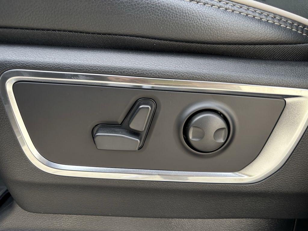 RAM 1500 Laramie Crew Cab SWB 4WD 2026