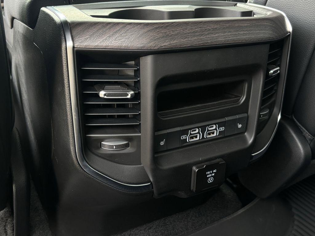 RAM 1500 Laramie Crew Cab SWB 4WD 2026