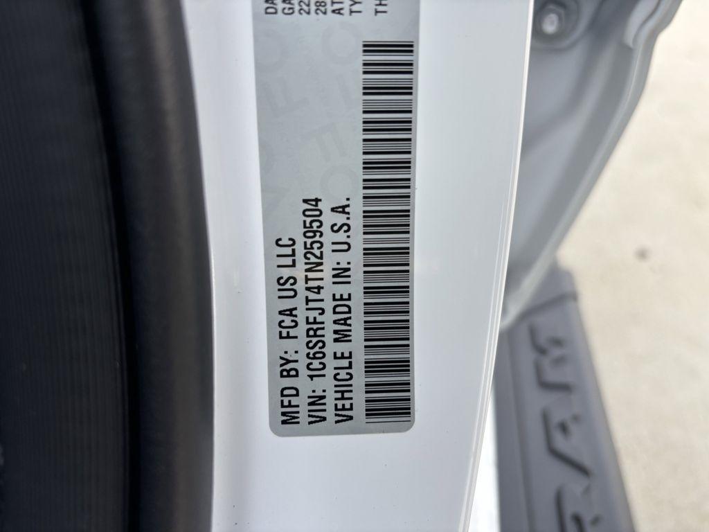 RAM 1500 Laramie Crew Cab SWB 4WD 2026