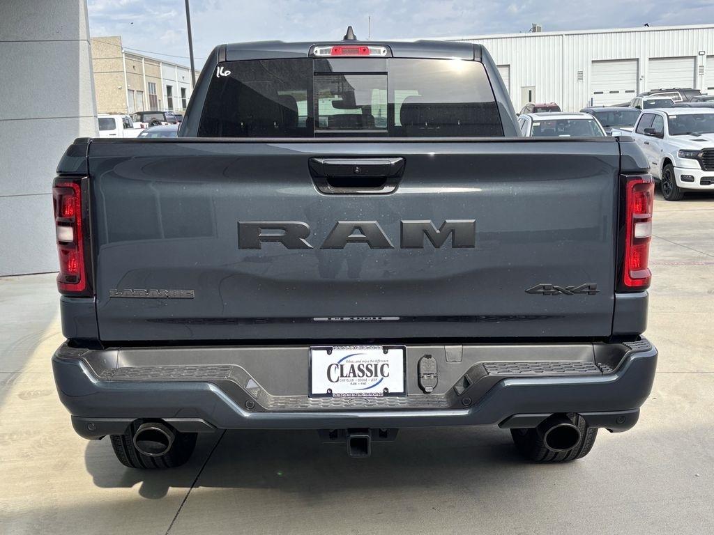 RAM 1500 Laramie Crew Cab SWB 4WD 2026