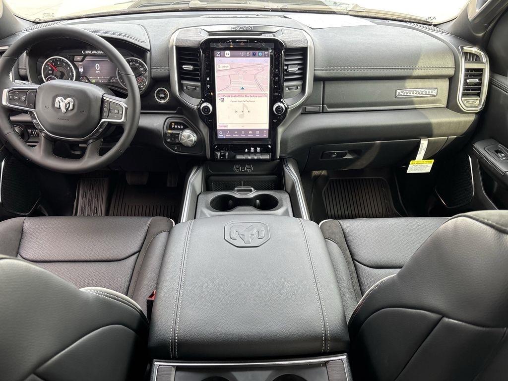 RAM 1500 Laramie Crew Cab SWB 4WD 2026