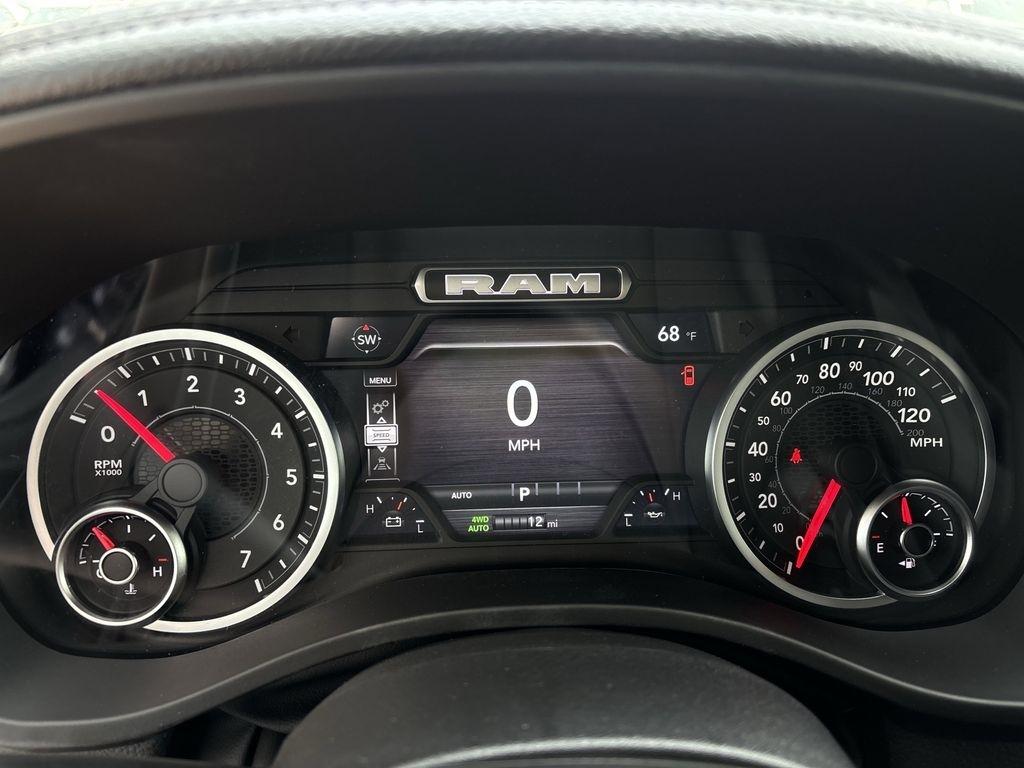 RAM 1500 Laramie Crew Cab SWB 4WD 2026