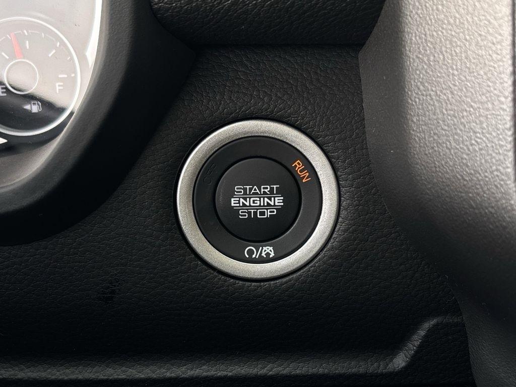 RAM 1500 Laramie Crew Cab SWB 4WD 2026