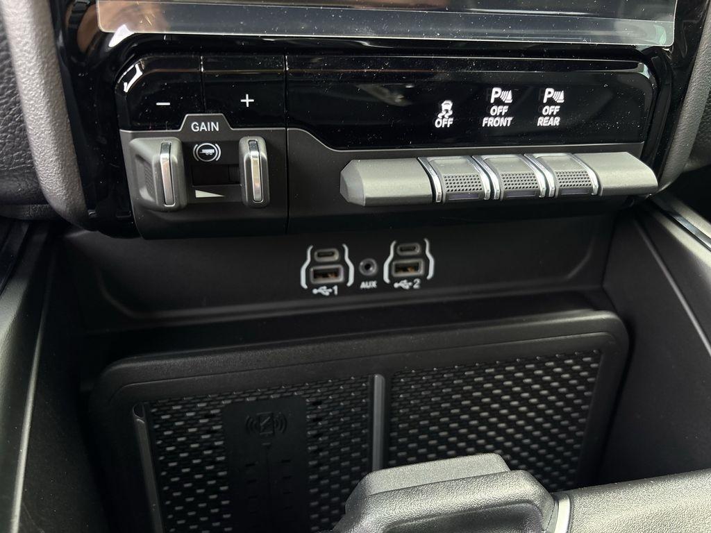 RAM 1500 Laramie Crew Cab SWB 4WD 2026