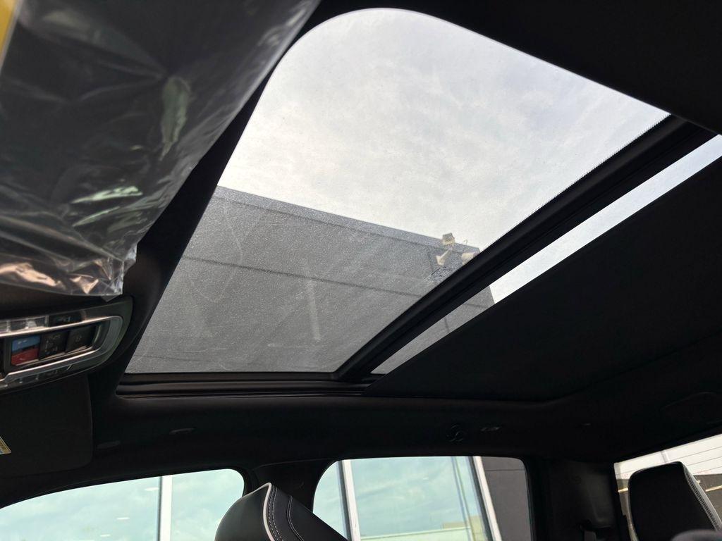 RAM 1500 Laramie Crew Cab SWB 4WD 2026