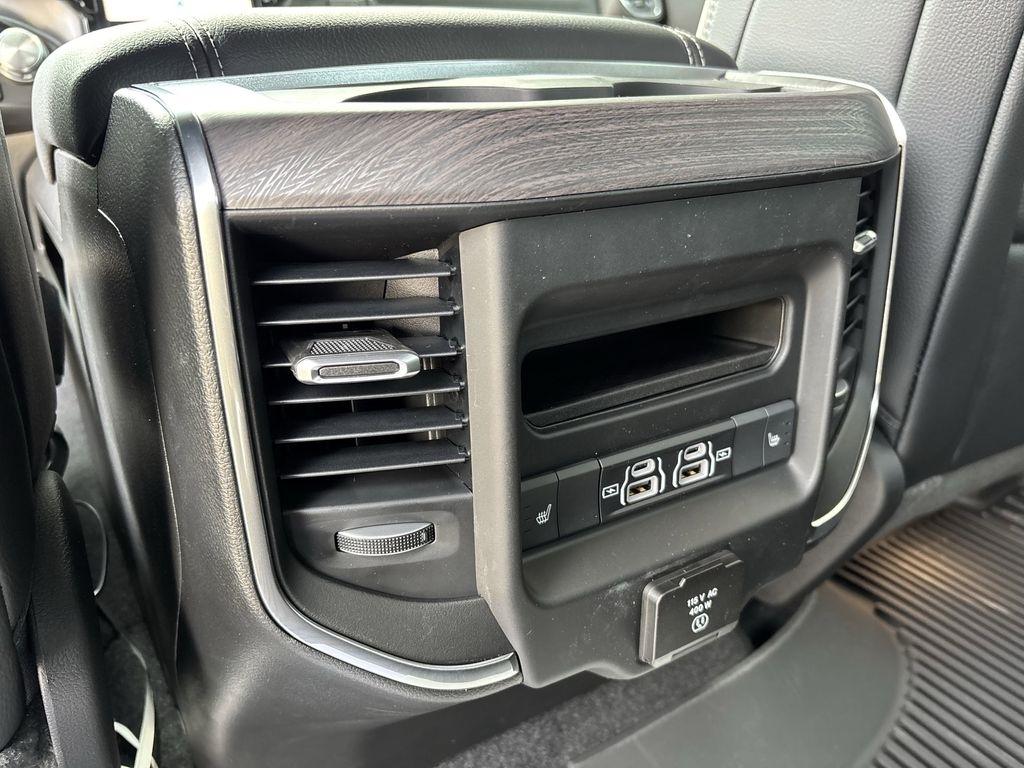 RAM 1500 Laramie Crew Cab SWB 4WD 2026