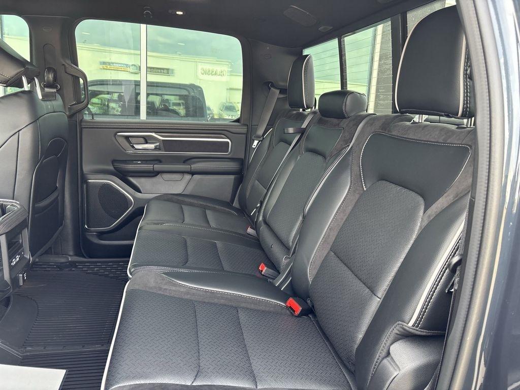 RAM 1500 Laramie Crew Cab SWB 4WD 2026