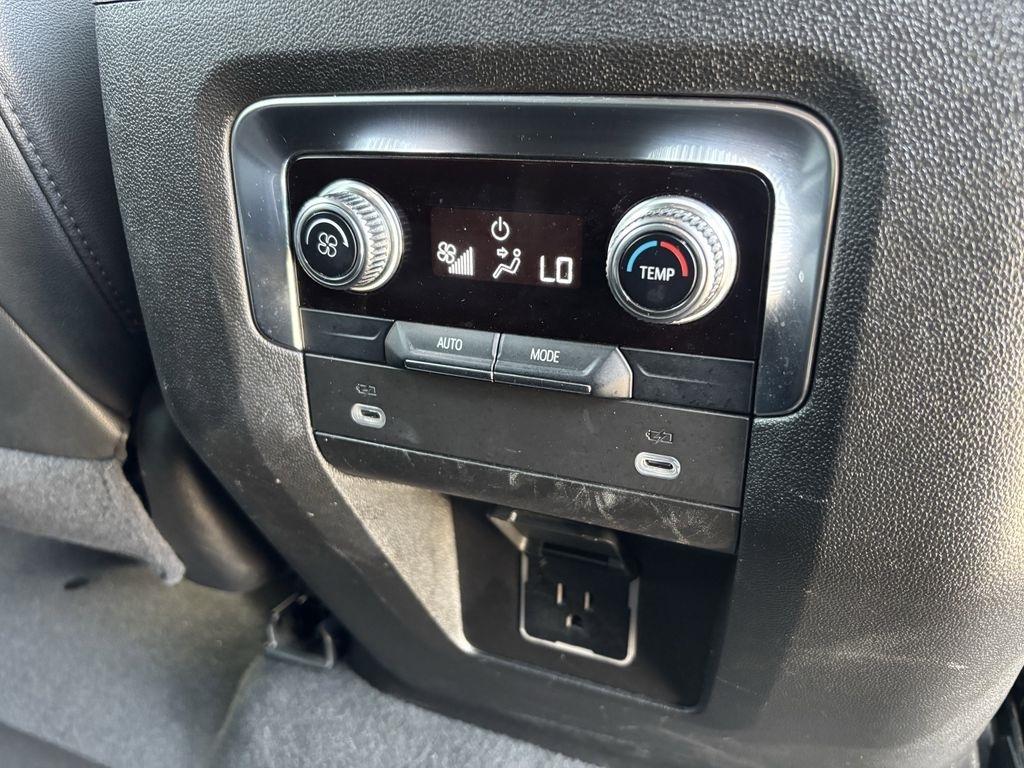 GMC Yukon SLT 4WD 2024