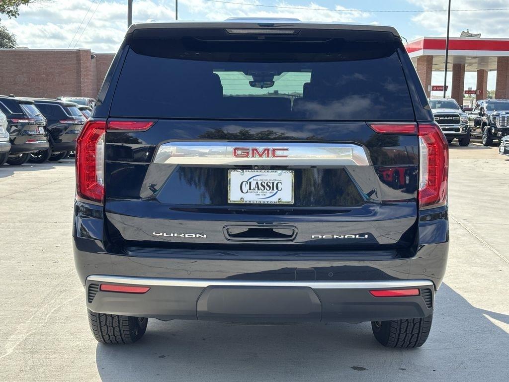 GMC Yukon Denali 4WD 2024