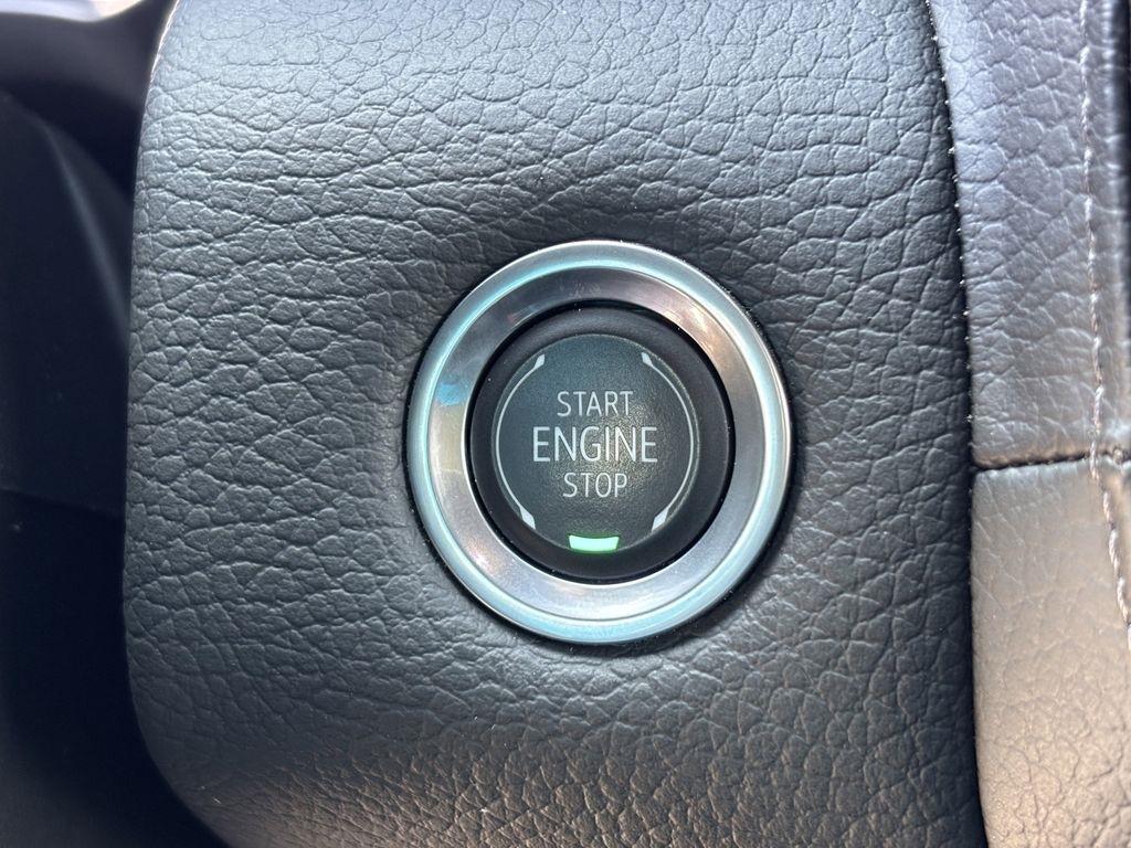 GMC Yukon Denali 4WD 2024