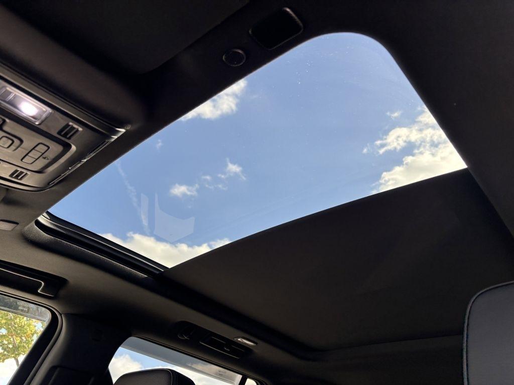 GMC Yukon Denali 4WD 2024