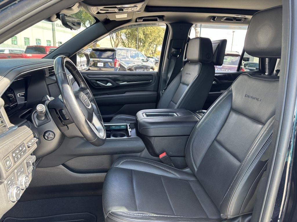 GMC Yukon Denali 4WD 2024