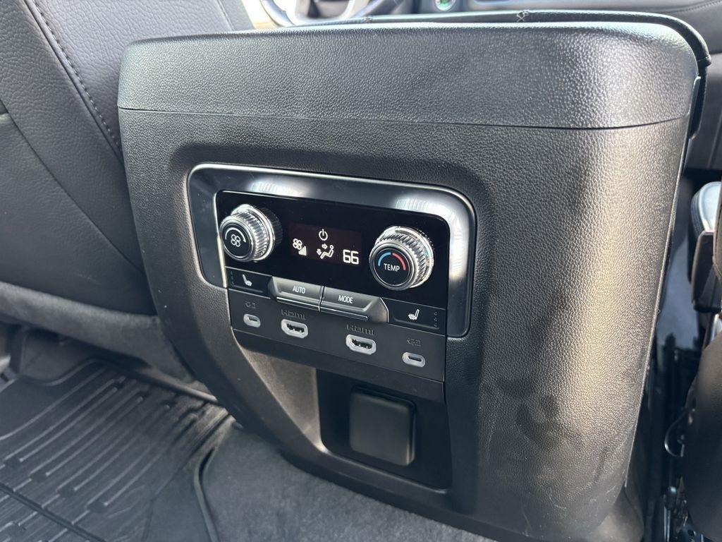 GMC Yukon Denali 4WD 2024