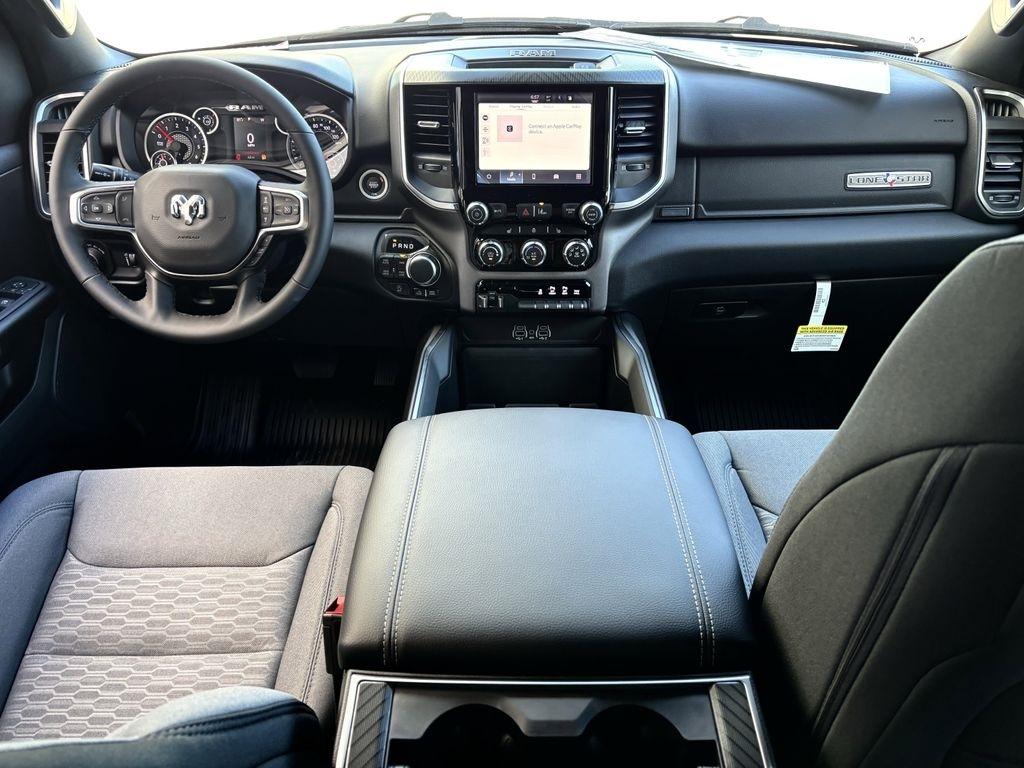 RAM 1500 Big Horn Crew Cab SWB 4WD 2026