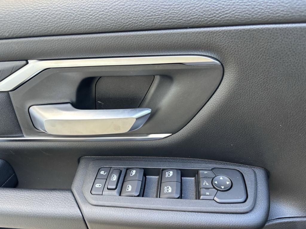 RAM 1500 Big Horn Crew Cab SWB 4WD 2026