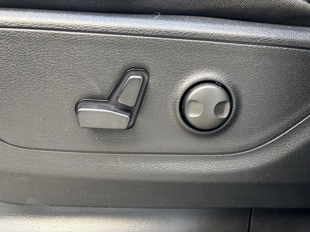 RAM 1500 Big Horn Crew Cab SWB 4WD 2026