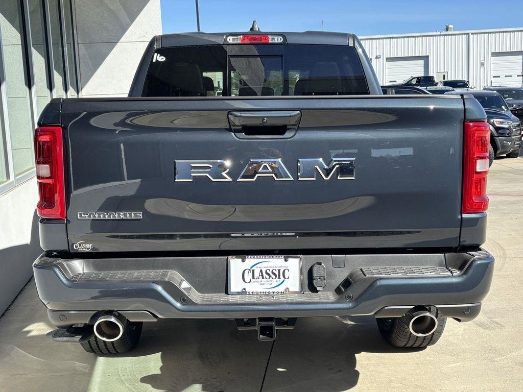 RAM 1500 Laramie Crew Cab SWB 2WD 2026